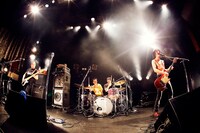 MO'SOME TONEBENDER「Ride into HEAVEN TOUR ～天国に一番近いGIG～」東京・東京キネマ倶楽部の様子。（撮影：岡田貴之）