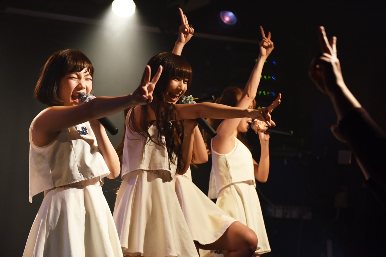 「THE LIVE Vol.8」のオトメ☆コーポレーションによるライブの様子。