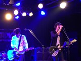 昨日11月18日に愛知・RAD HALLで行われた、NOVELSのライブの様子。（撮影：森本優一）