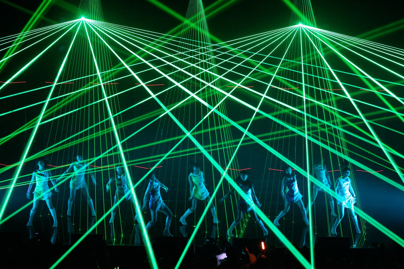 5月6日に東京・Zepp DiverCity TOKYOで行われた「東京パフォーマンスドール ZEPP TOUR 2015春 ～DANCE SUMMIT “1×0”ver3.0～」最終公演の様子。