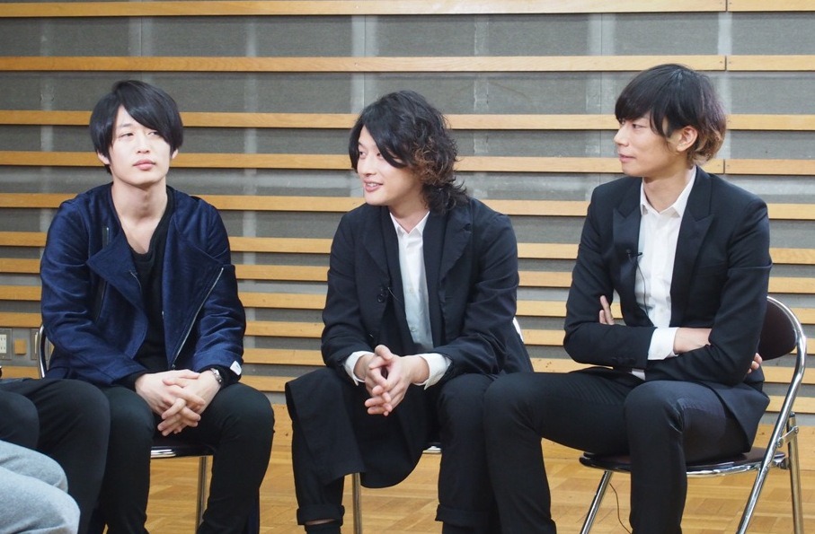 [Alexandros]。左から磯部寛之、白井眞輝、川上洋平。（写真提供：関西テレビ）