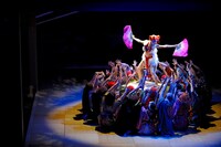 2012年に上演されたパンク歌舞伎「逆夢」の模様。（写真提供：有限会社ストーンズ）