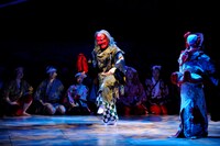 2012年に上演されたパンク歌舞伎「逆夢」の模様。（写真提供：有限会社ストーンズ）