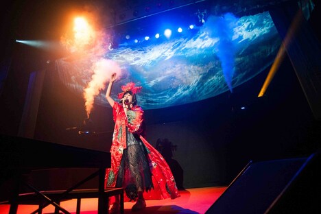 コムアイ(撮影:雨宮透貴)