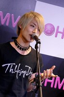 TSUBASA（Vo）（写真提供：ソニー・ミュージックレコーズ）