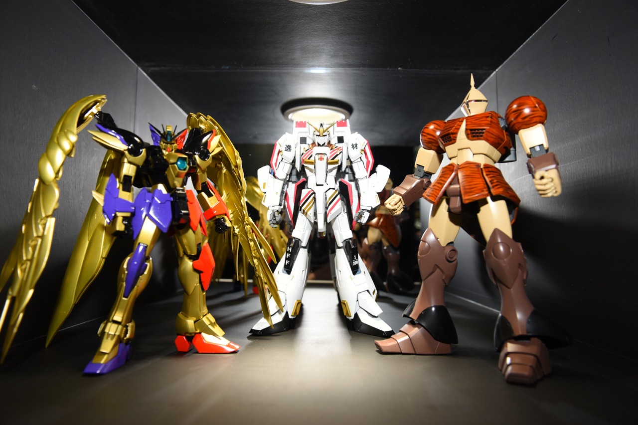 左からオカダ・カズチカ、棚橋弘至、中邑真輔（以上3名、新日本プロレスリング）のガンプラ作品。