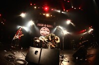 The BONEZ（Photo by Shingo Tamai）