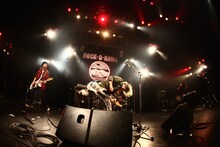 The BONEZ（Photo by Shingo Tamai）