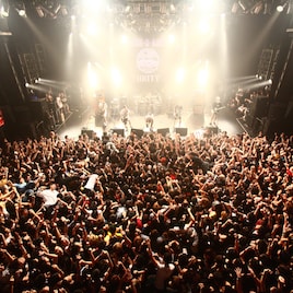 FACT、17組とともに迎えた号泣ラストライブ「ROCK-O-RAMA」