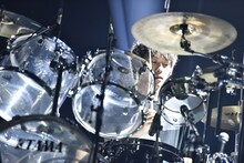 ピエール中野（Dr）（撮影：河本悠貴）