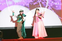 「道子とクラリス～魂の激闘篇～」を披露する根岸可蓮と彩木咲良。（撮影：笹森健一）