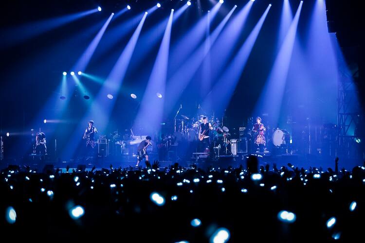 Uverworldの結成15周年 女子限定代々木ライブ特番放送 音楽ナタリー