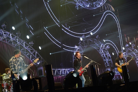 KNOCK OUT MONKEY (c)テレビ朝日ドリームフェスティバル2015