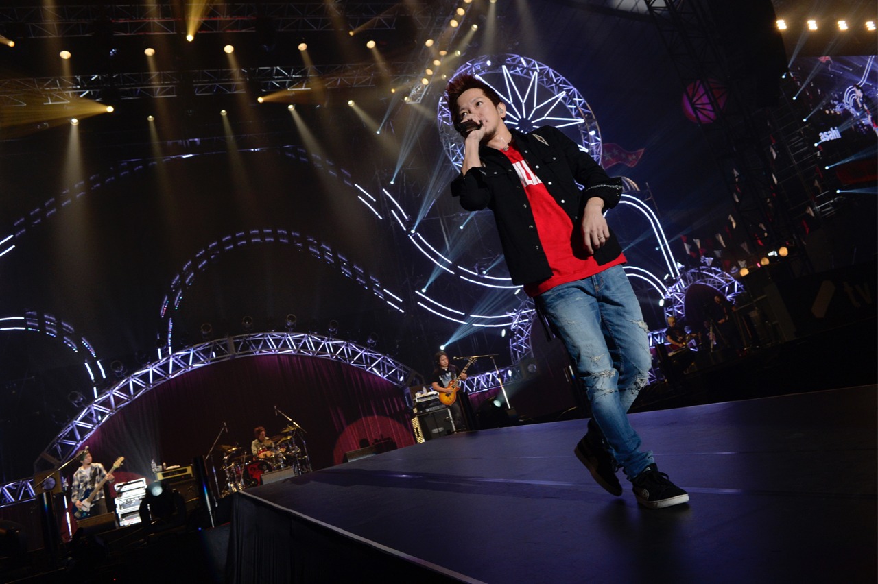 KNOCK OUT MONKEY (c)テレビ朝日ドリームフェスティバル2015
