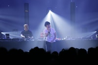 藤井隆「ザ・ベスト・オブ 藤井隆 “AUDIO VISUAL”& tofubeats “POSITIVE” W release party! 」のライブの様子。（撮影：高橋良美）