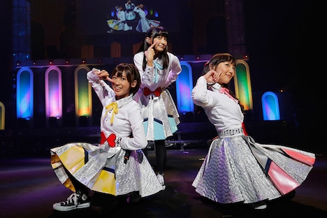 イヤホンズ（Photo by HAJIME KAMIIISAKA）