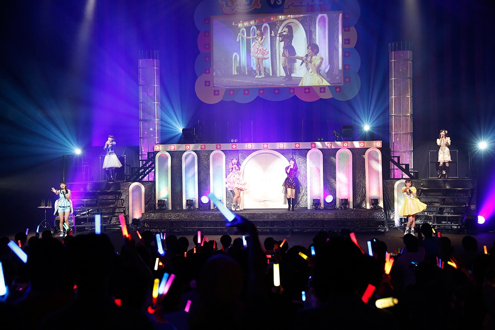 「イヤホンズ vs Aice5～それがユニット！～」の様子。（Photo by HAJIME KAMIIISAKA）