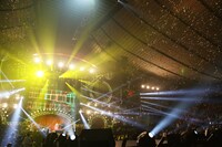 aikoのライブの様子。 (c)テレビ朝日ドリームフェスティバル2015