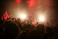 「～マジか！？っつーか、ミイラズツアーっつーかツアー2015aw～」東京・東京キネマ倶楽部公演の様子。（撮影：後藤壮太郎）