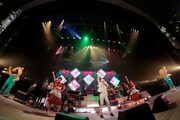 平井堅「Ken Hirai 20th Anniversary Live Tour 2015」沖縄・沖縄コンベンションセンター公演の様子。（撮影：田中栄治）