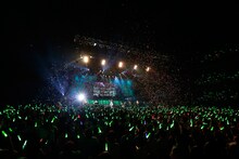 内田彩「Bloomig! ～ずっと前から始まってた～」TOKYO DOME CITY HALL公演の様子。（写真提供：日本コロムビア）
