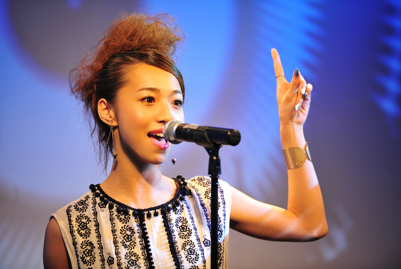 HINA（撮影：村上一光）