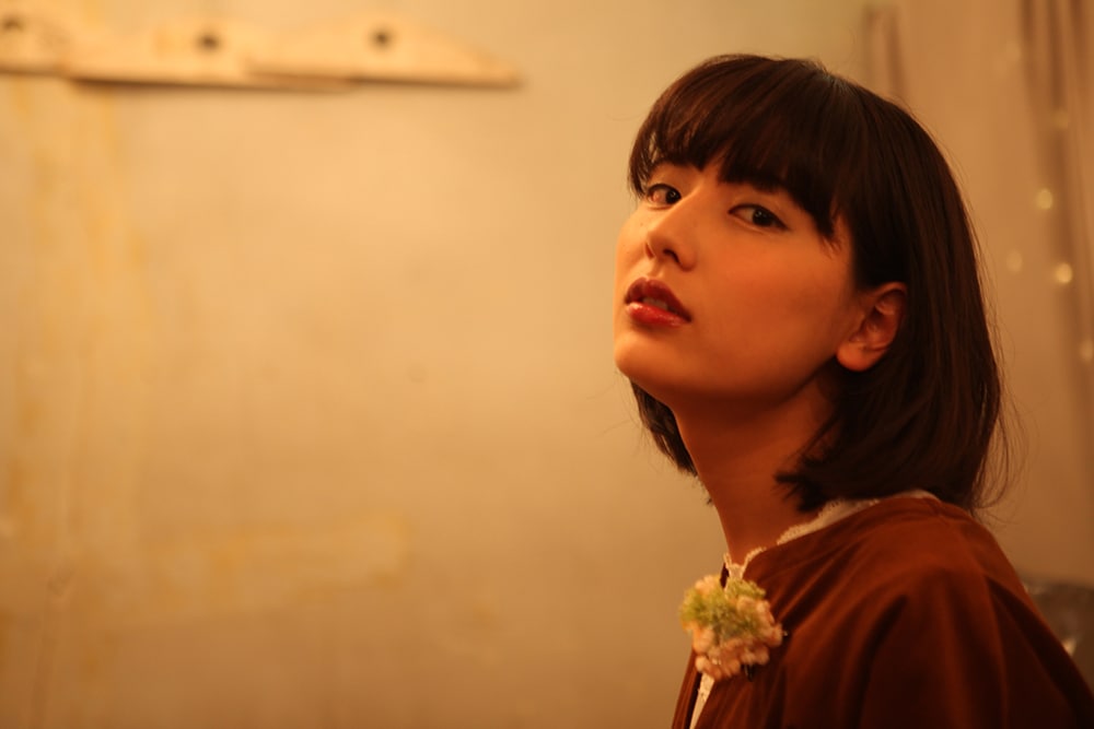 沖ちづる、幼少期から現在まで写真で振り返る「二十歳のあなたへ」MV