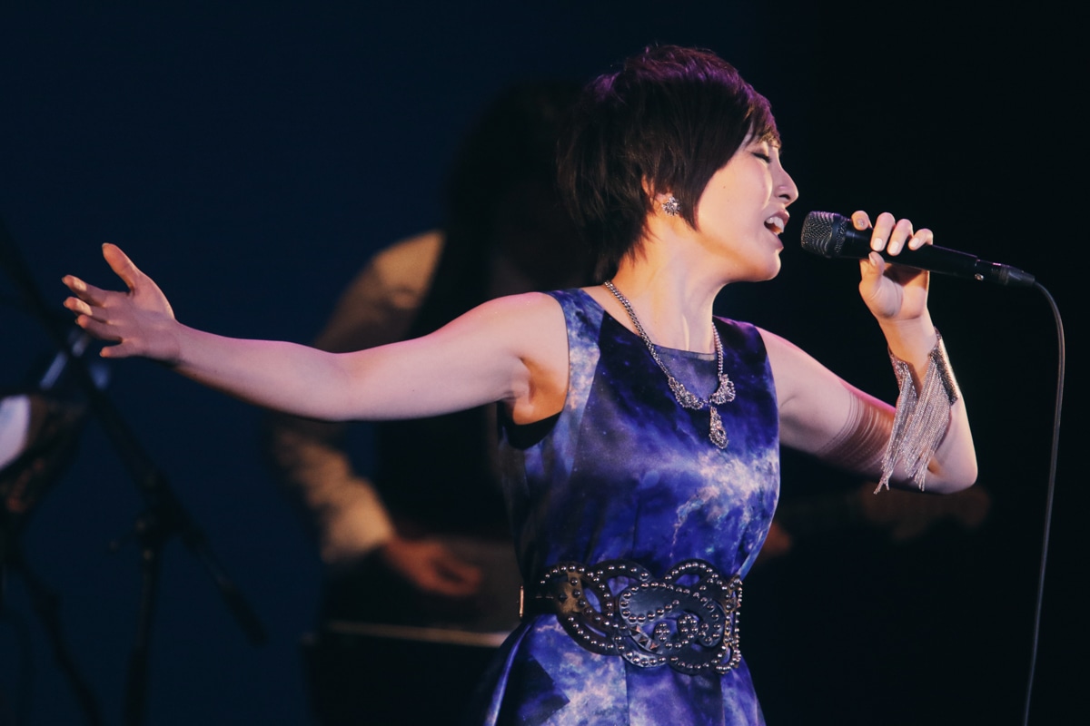 「Nao Yoshioka Rising Japan Tour 2015 -Living Our Dreams」東京・イイノホール公演の様子。 （Photo by Tsuneo Koga）