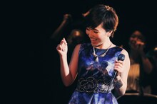 「Nao Yoshioka Rising Japan Tour 2015 -Living Our Dreams」東京・イイノホール公演の様子。 （Photo by Tsuneo Koga）