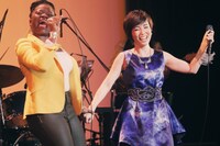 左からデブラ・デッブス、Nao Yoshioka。 （Photo by Tsuneo Koga）