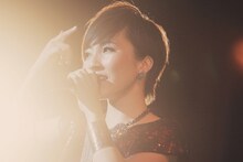 「Nao Yoshioka Rising Japan Tour 2015 -Living Our Dreams」東京・イイノホール公演の様子。 （Photo by Tsuneo Koga）