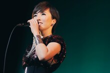 「Nao Yoshioka Rising Japan Tour 2015 -Living Our Dreams」東京・イイノホール公演の様子。 （Photo by Tsuneo Koga）