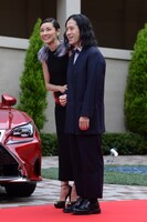 左から吉田羊、又吉直樹（ピース）。