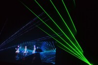 3DアニメのPerfumeによるパフォーマンス。