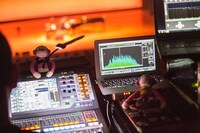 「marasy piano live 2015」東京・めぐろパーシモンホール 大ホール公演の様子。（撮影：石阪大輔）