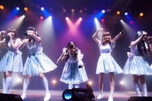 LinQ「FRONTIER～LinQ 第三楽章～」発売記念ライブの様子。（写真提供：ジョブ・ネット）