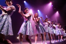 LinQ「FRONTIER～LinQ 第三楽章～」発売記念ライブの様子。（写真提供：ジョブ・ネット）