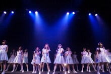 LinQ「FRONTIER～LinQ 第三楽章～」発売記念ライブの様子。（写真提供：ジョブ・ネット）