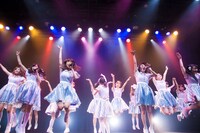 LinQ「FRONTIER～LinQ 第三楽章～」発売記念ライブの様子。（写真提供：ジョブ・ネット）