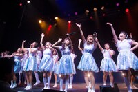 LinQ「FRONTIER～LinQ 第三楽章～」発売記念ライブの様子。（写真提供：ジョブ・ネット）