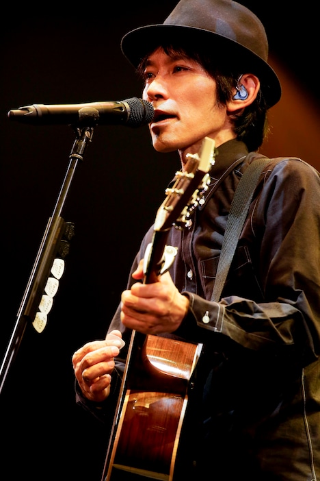 スピッツ（撮影：上飯坂一）