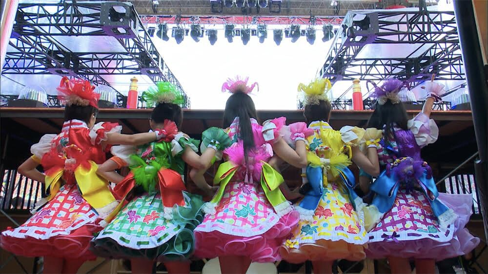 「ももいろクローバーZ 桃神祭2015 エコパスタジアム大会」トレイラーのワンシーン。