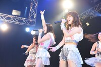 「PiiiiiiiN 夢への試練 3番勝負！ ～GEM編～」GEMによるライブの様子。