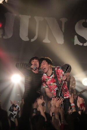 「JUN SKY WALKER(S) 2015 ～The Next Step～」最終公演の様子。（写真提供：アイビーレコード）