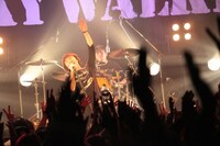 「JUN SKY WALKER(S) 2015 ～The Next Step～」最終公演の様子。（写真提供：アイビーレコード）