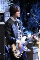 小島和也（B / back number） (c)フジテレビ