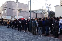 入場前の宮城・石巻 BLUE RESISTANCE付近の様子。