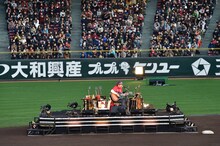 「奥田民生ひとり股旅スペシャル＠マツダスタジアム」の様子。