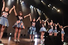 「PASSPO☆フライトツアー ROCK周年ツアー アリガート便」ツアーファイナル公演の様子。