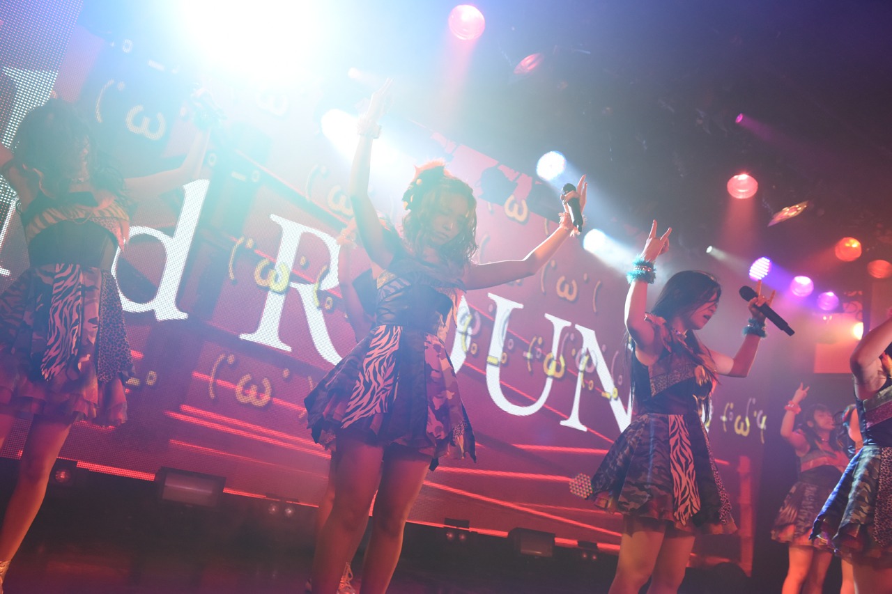 THE INNER MUSCLE Vol.1 第2部「アップアップガールズ（仮）対バン」の様子。